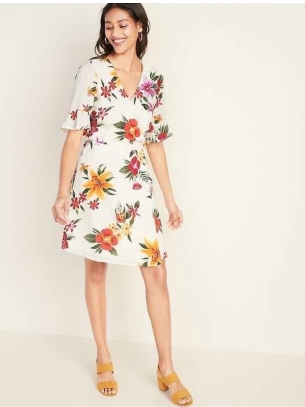 2 xl Old Navy Floral inspired wrap around dress cream base - Picture 2 of 2
